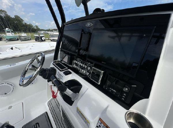 288 Sea Fox Commander