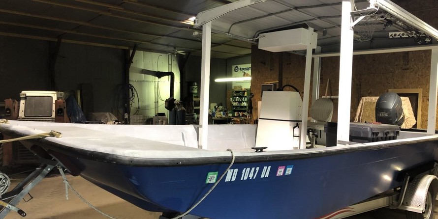 Great white 10m open bow