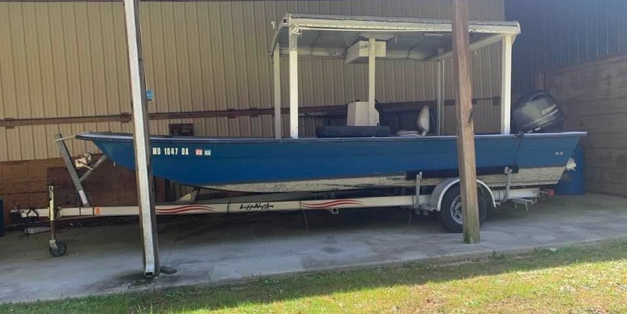Great white 10m open bow