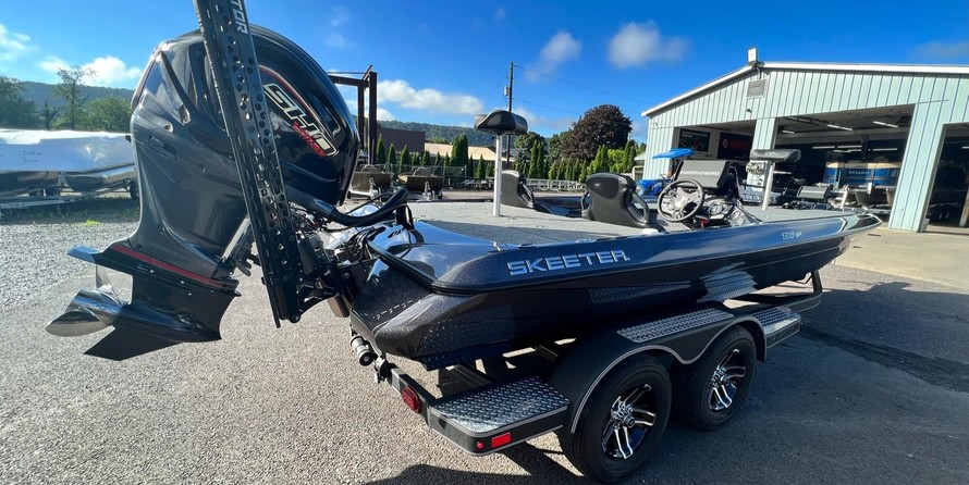 Skeeter ZXR 21 - DEMO