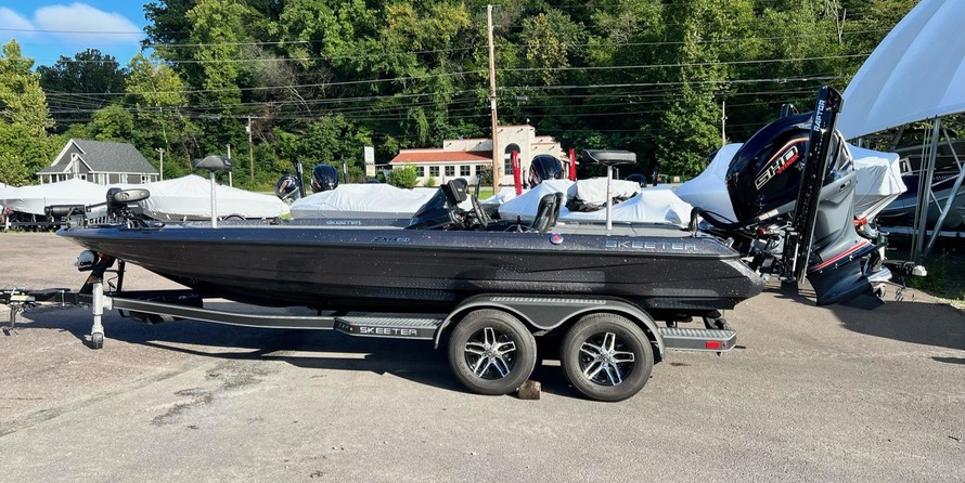 Skeeter ZXR 21 - DEMO