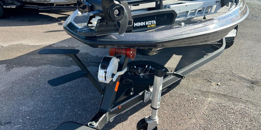 Skeeter ZXR 21 - DEMO