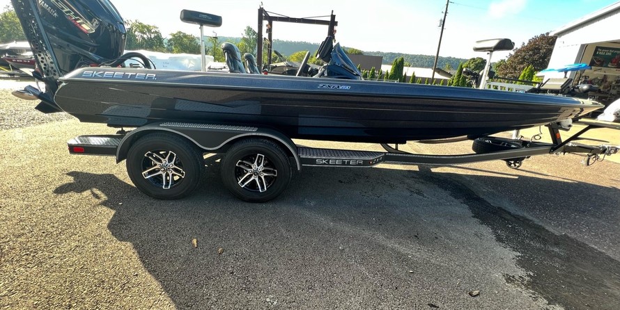 Skeeter ZXR 21 - DEMO