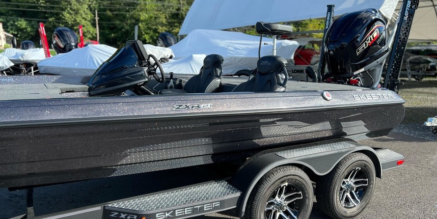 Skeeter ZXR 21 - DEMO