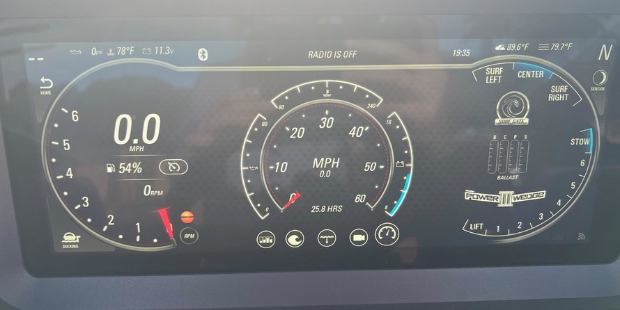 Malibu Wakesetter 23 LSV