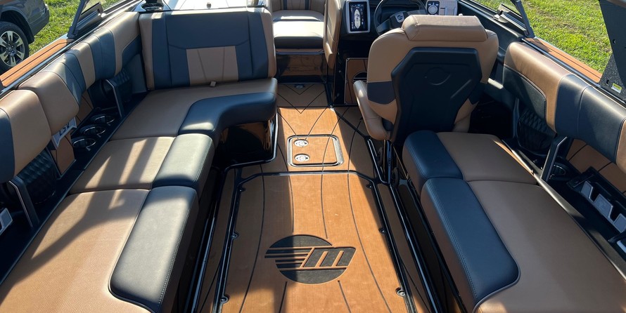 Malibu Wakesetter 23 LSV