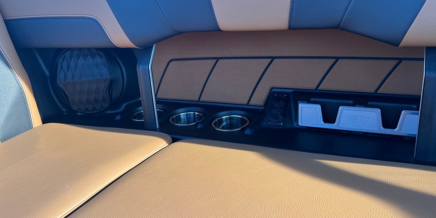 Malibu Wakesetter 23 LSV