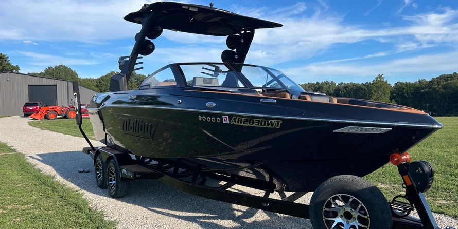 Malibu Wakesetter 23 LSV