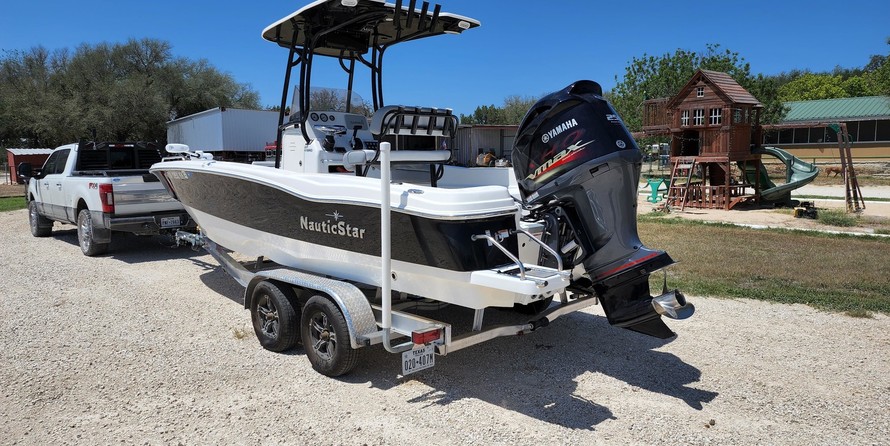Nauticstar 231