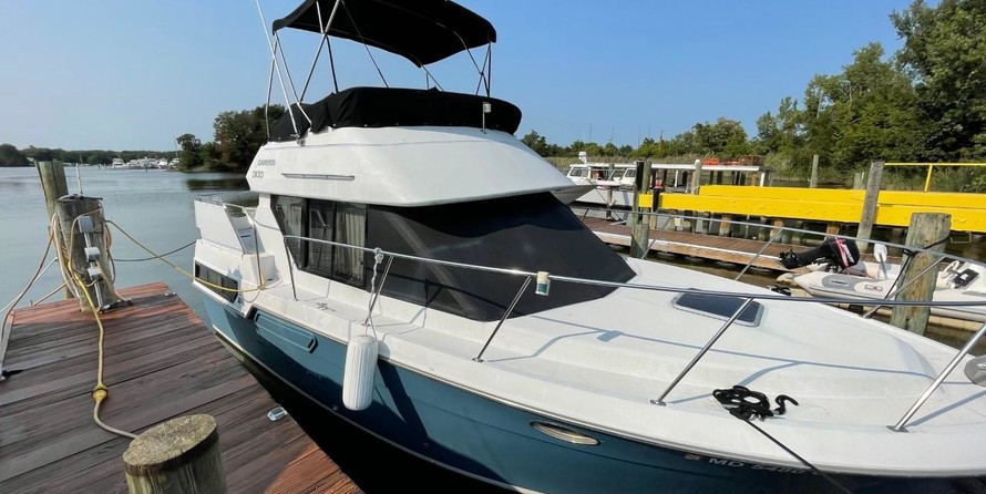 Sea ray 300 sedan bridge