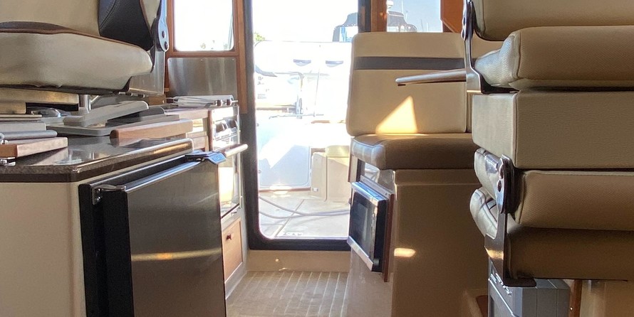 Ranger Tugs R31CB