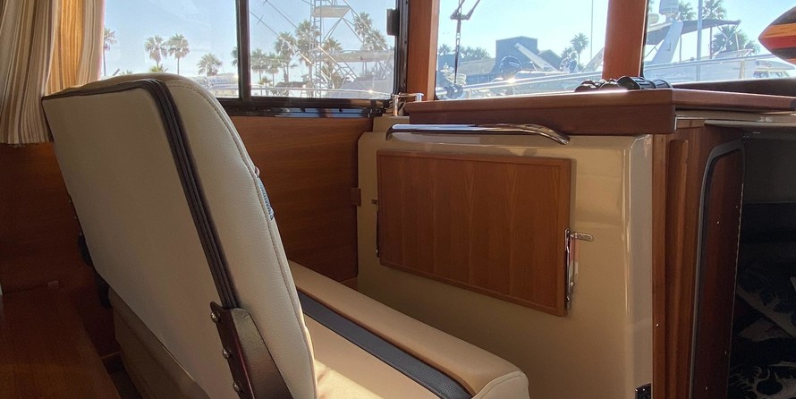 Ranger Tugs R31CB