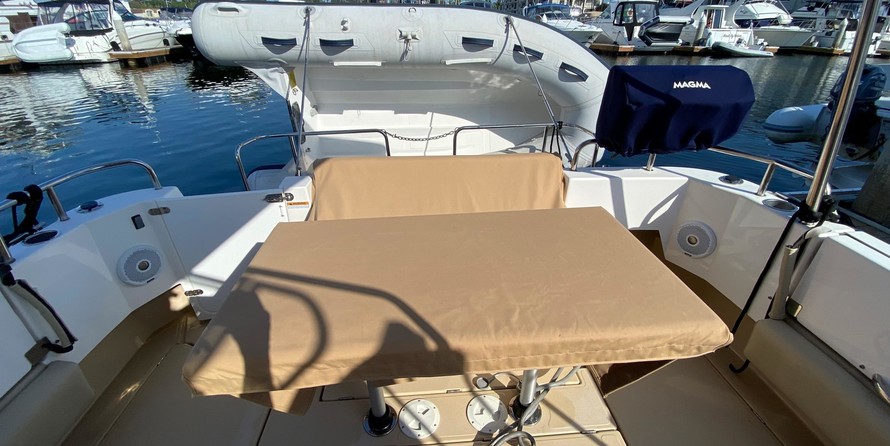 Ranger Tugs R31CB