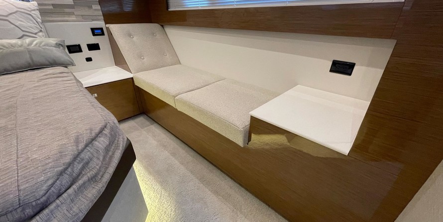Cruisers Yachts 50 Cantius