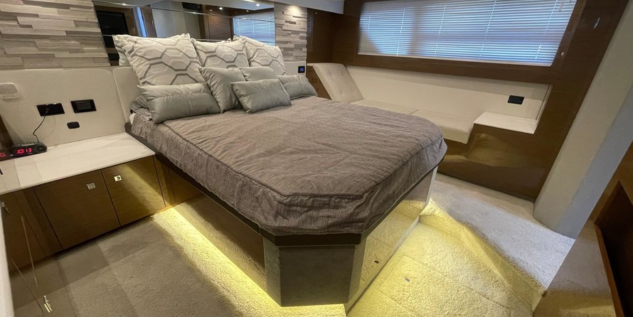 Cruisers Yachts 50 Cantius