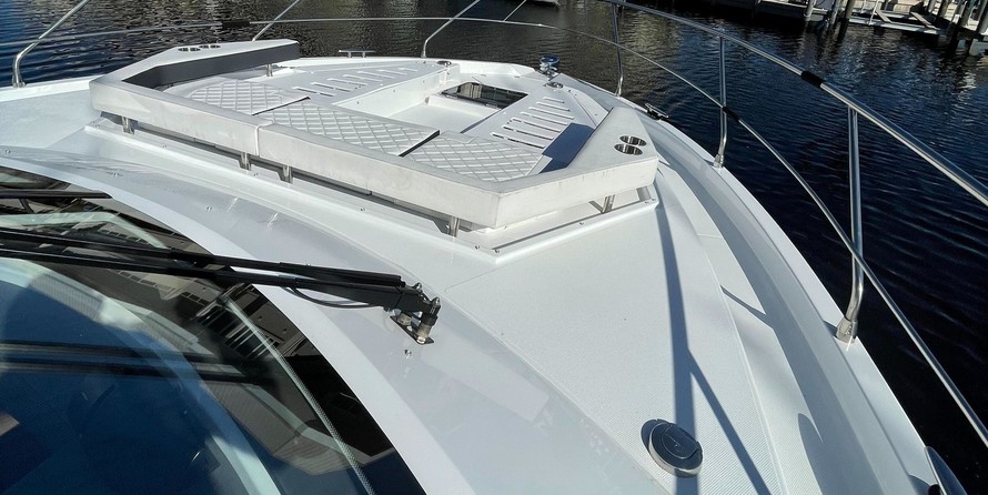 Cruisers Yachts 50 Cantius