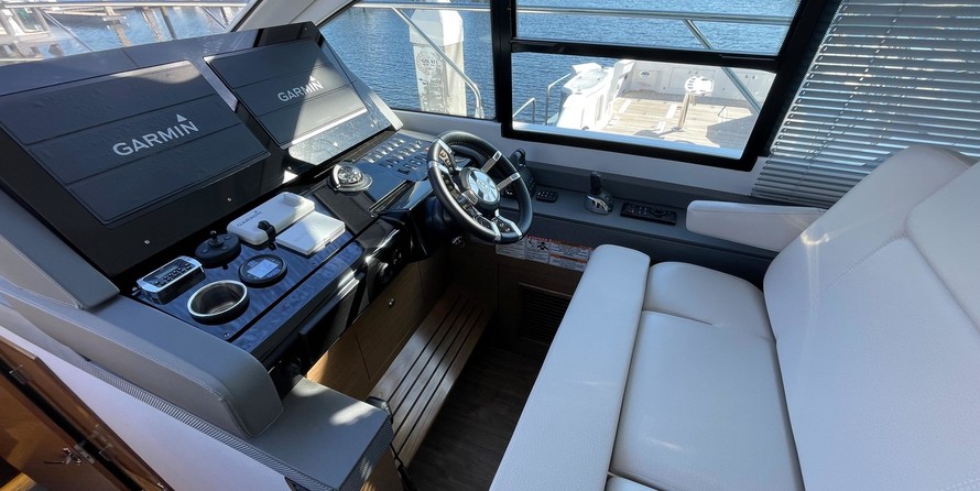 Cruisers Yachts 50 Cantius