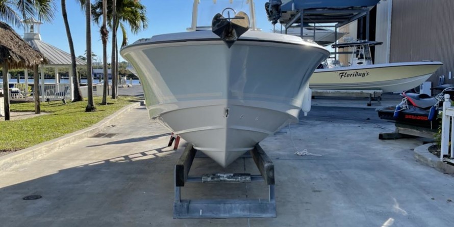 Boston Whaler 230 Outrage