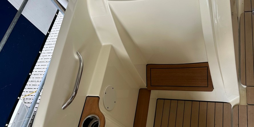 Chris-Craft Calypso 30