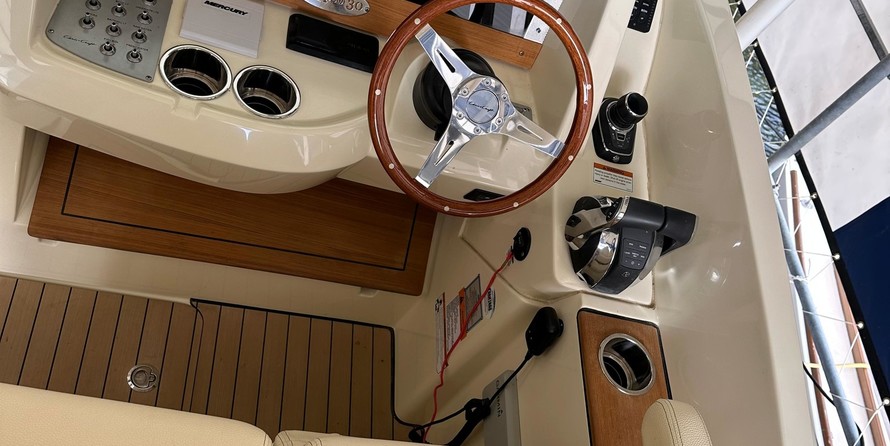 Chris-Craft Calypso 30