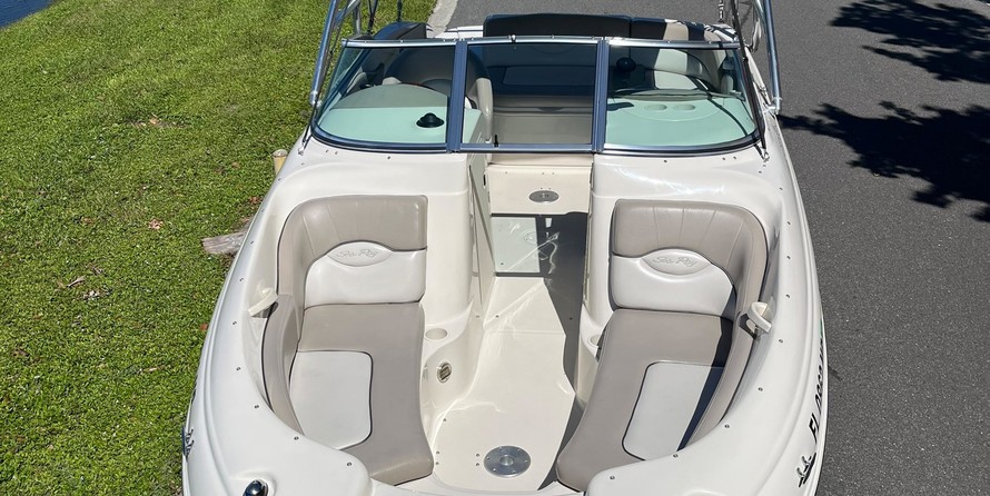 Sea Ray 200 Sundeck