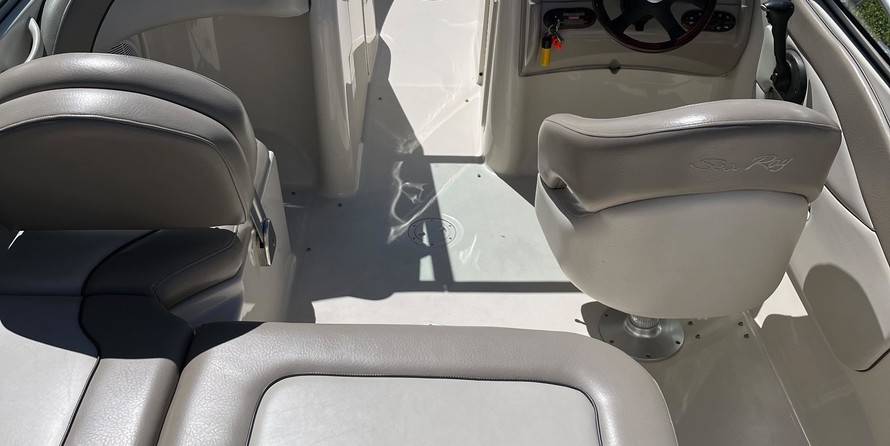 Sea Ray 200 Sundeck