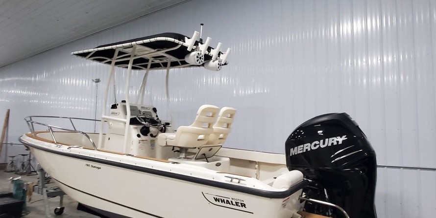 Boston Whaler 190 Outrage