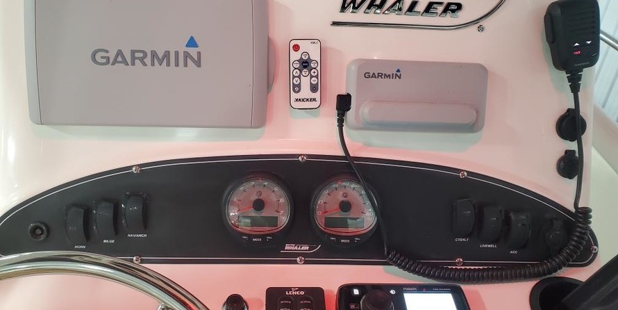 Boston Whaler 190 Outrage