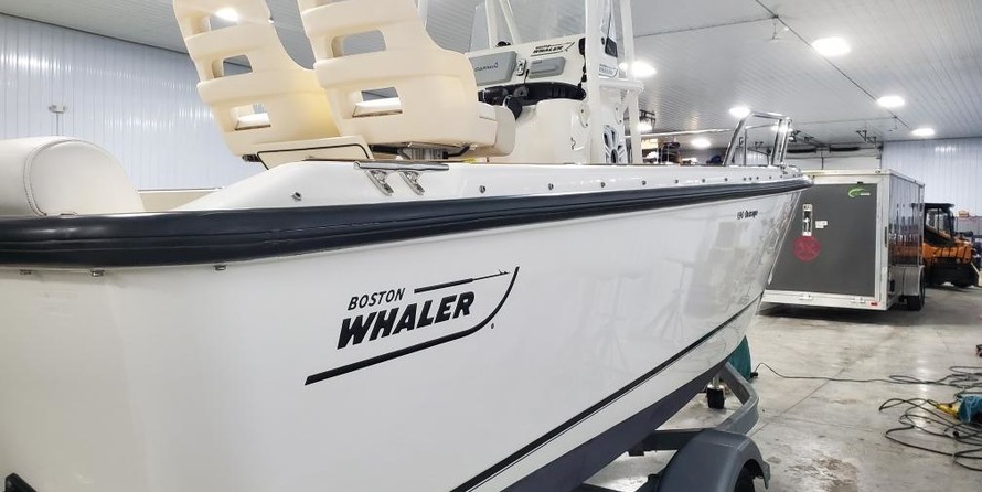 Boston Whaler 190 Outrage