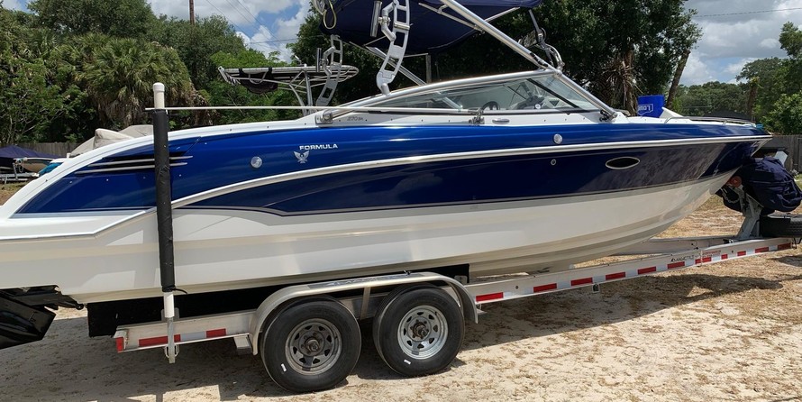 Formula 270 Bowrider