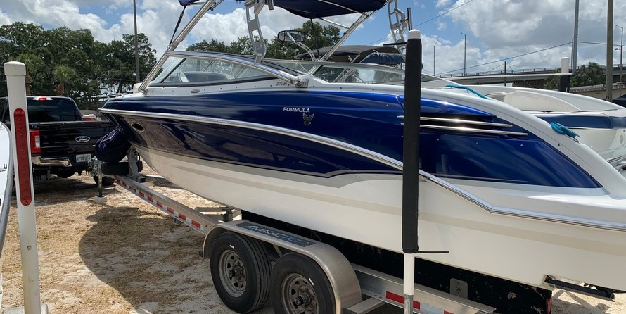 Formula 270 Bowrider