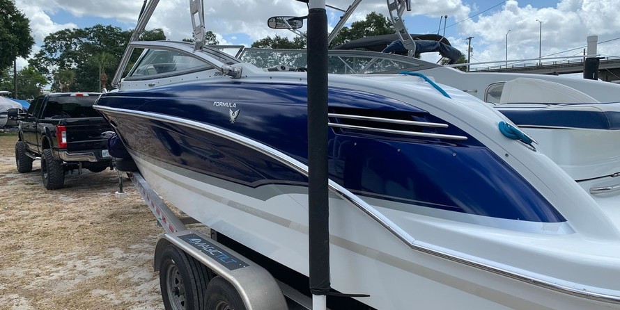 Formula 270 Bowrider