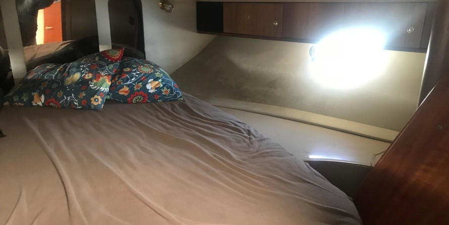 Cruisers yachts 3870 express