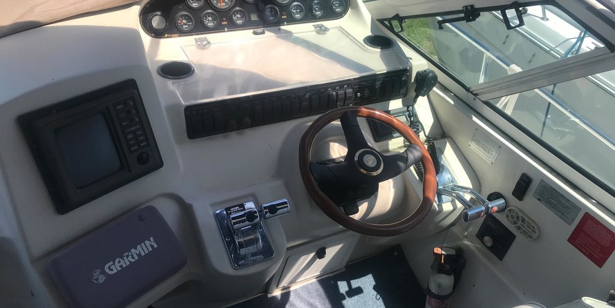 Cruisers yachts 3870 express