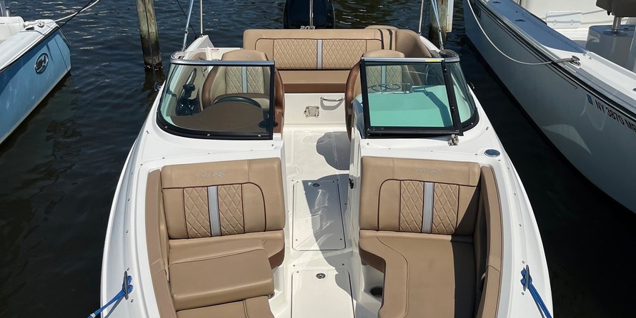 Sea Ray 220 Sundeck