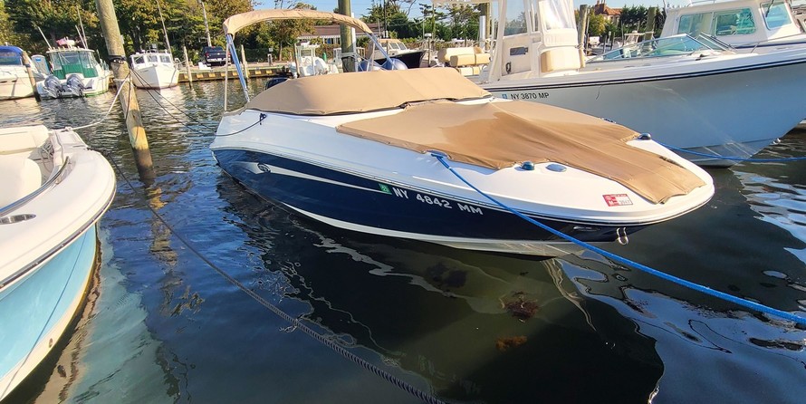 Sea Ray 220 Sundeck