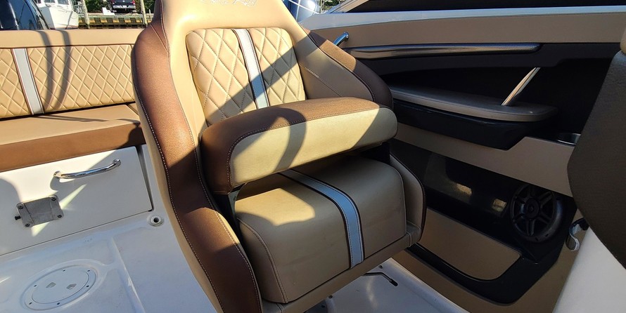 Sea Ray 220 Sundeck