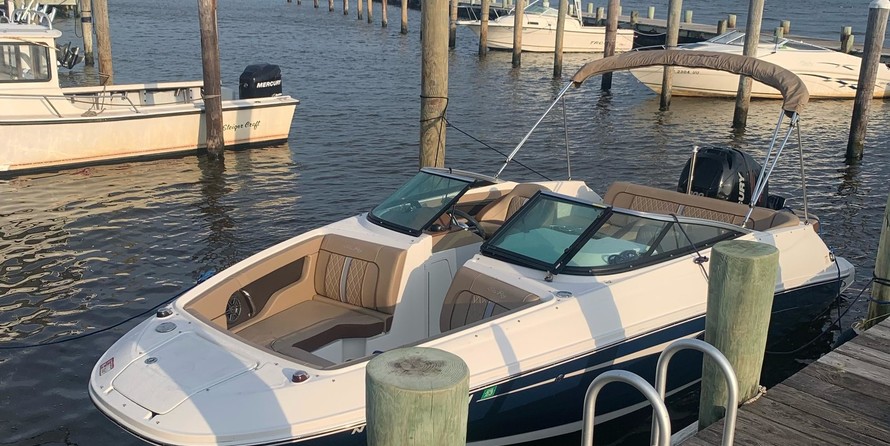 Sea Ray 220 Sundeck