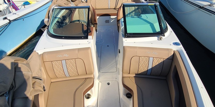 Sea Ray 220 Sundeck