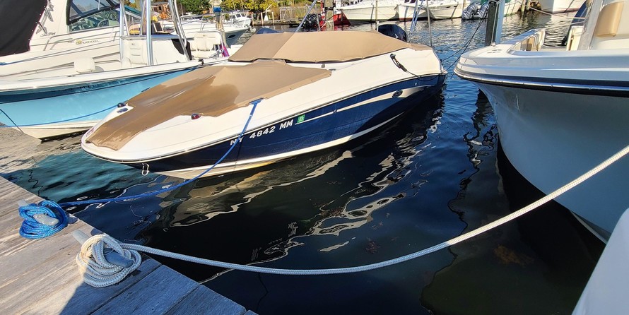 Sea Ray 220 Sundeck