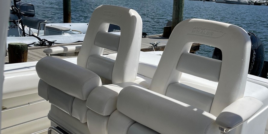 Boston Whaler 320 Outrage