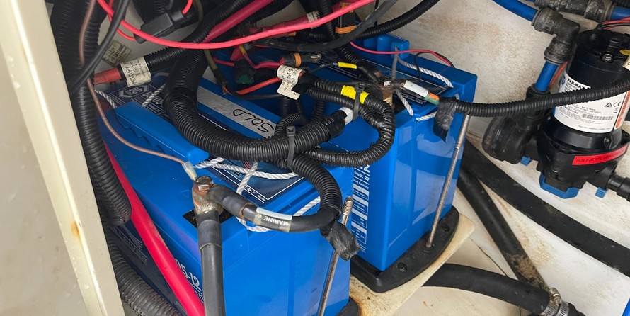 Boston Whaler 320 Outrage