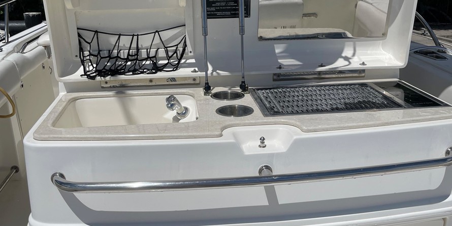Boston Whaler 320 Outrage