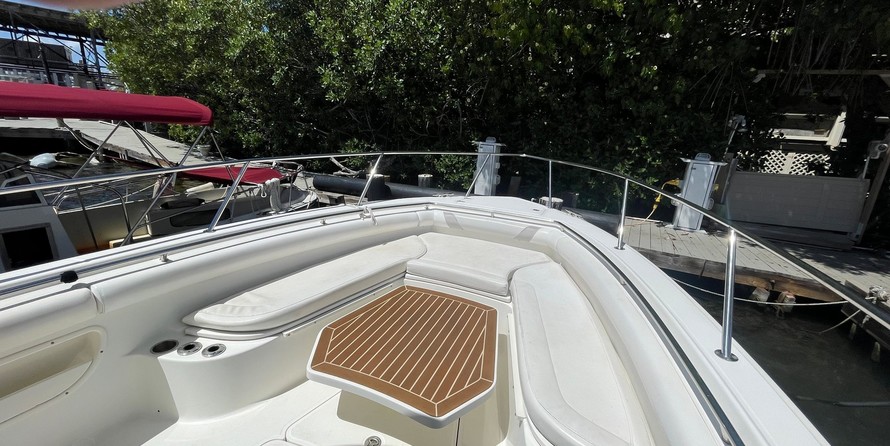 Boston Whaler 320 Outrage