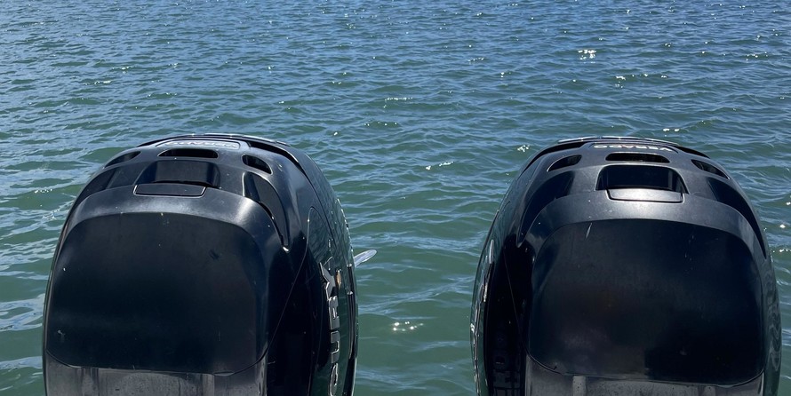 Boston Whaler 320 Outrage