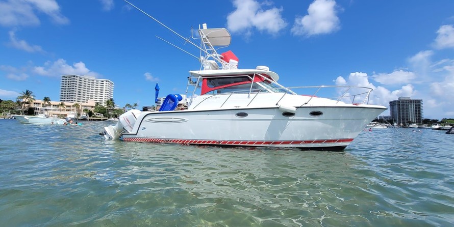 Glacier bay isle runner blue hull 2670