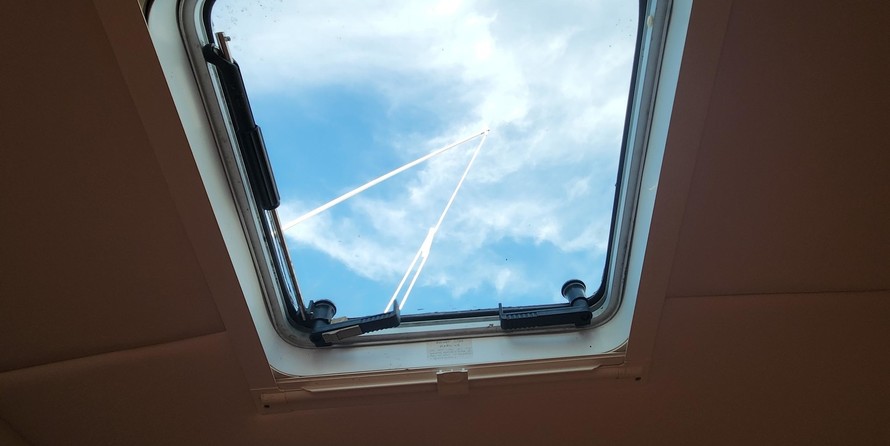 Glacier bay isle runner blue hull 2670