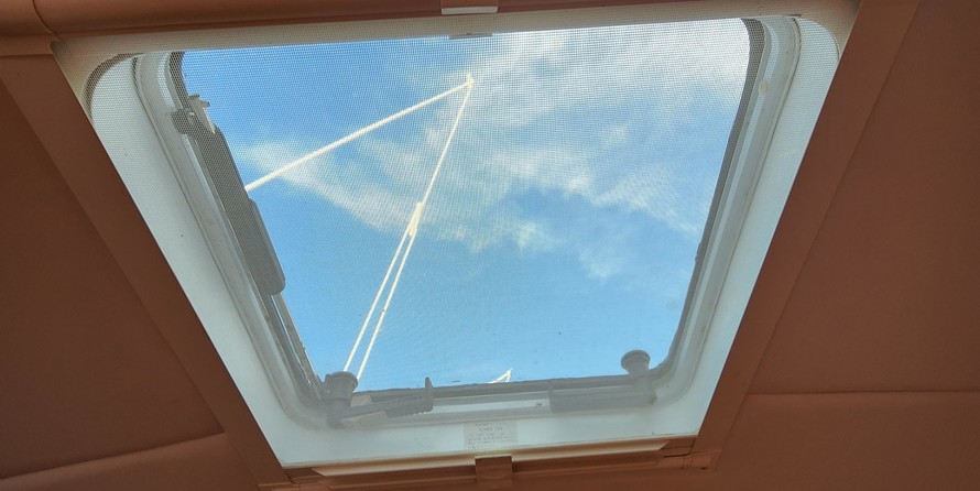 Glacier bay isle runner blue hull 2670