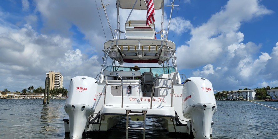 Glacier bay isle runner blue hull 2670