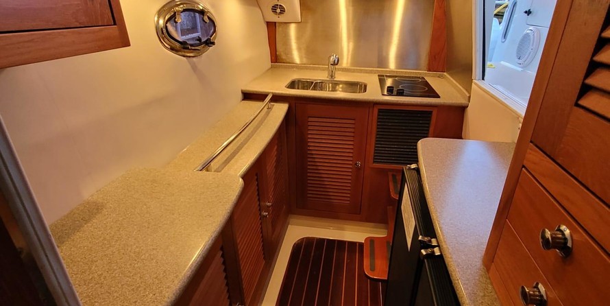 Glacier bay isle runner blue hull 2670